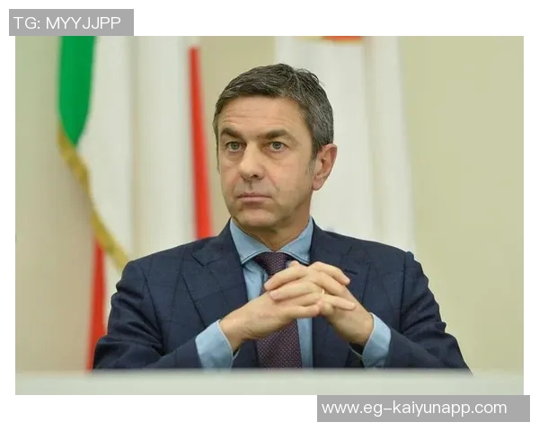 米兰高居意甲榜首科斯塔库塔看好球队争夺冠军机会